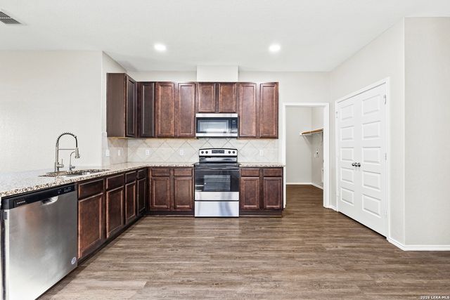9419 TRAP ROCK DR, San Antonio, TX 78211