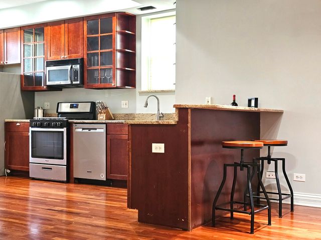 1520 E Marquette Road 2B, Chicago, IL 60637