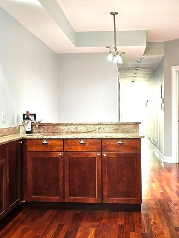 1520 E Marquette Road 2B, Chicago, IL 60637