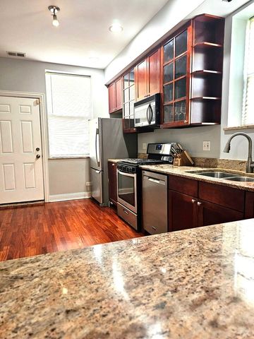 1520 E Marquette Road 2B, Chicago, IL 60637