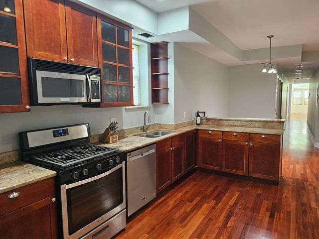 1520 E Marquette Road 2B, Chicago, IL 60637