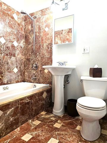 1520 E Marquette Road 2B, Chicago, IL 60637