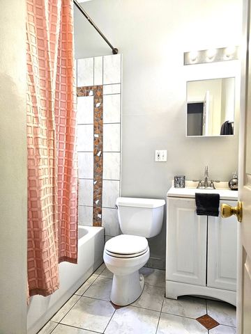 1520 E Marquette Road 2B, Chicago, IL 60637