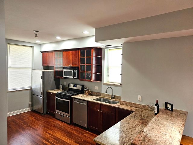 1520 E Marquette Road 2B, Chicago, IL 60637