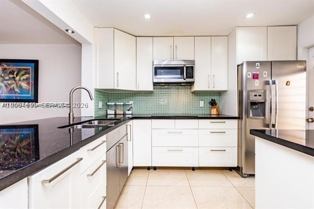2081 S Ocean Dr 411, Hallandale Beach, FL 33009