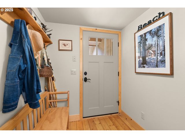 441 Bay Center Rd Rd, South Bend, WA 98586