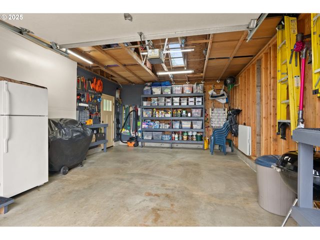 441 Bay Center Rd Rd, South Bend, WA 98586