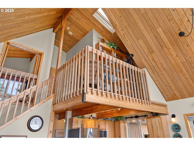 441 Bay Center Rd Rd, South Bend, WA 98586