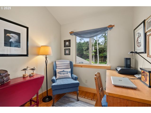 441 Bay Center Rd Rd, South Bend, WA 98586