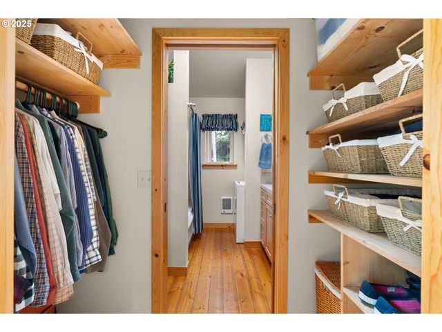 441 Bay Center Rd Rd, South Bend, WA 98586