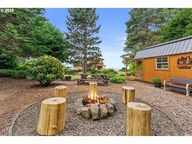 441 Bay Center Rd Rd, South Bend, WA 98586