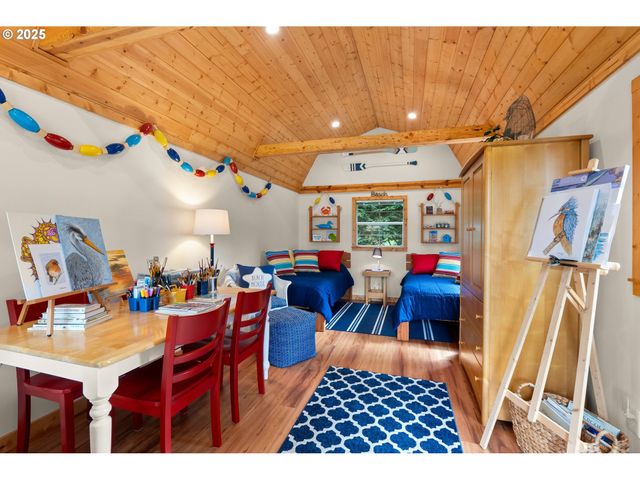 441 Bay Center Rd Rd, South Bend, WA 98586