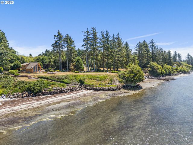 441 Bay Center Rd Rd, South Bend, WA 98586