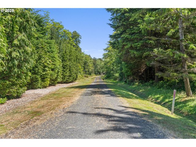 441 Bay Center Rd Rd, South Bend, WA 98586