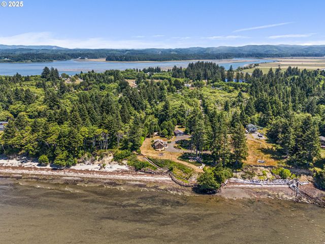 441 Bay Center Rd Rd, South Bend, WA 98586