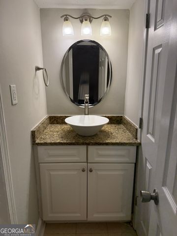 6980 Roswell Road B16, Sandy Springs, GA 30328