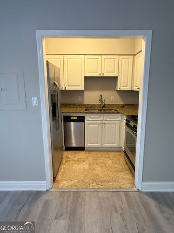6980 Roswell Road B16, Sandy Springs, GA 30328