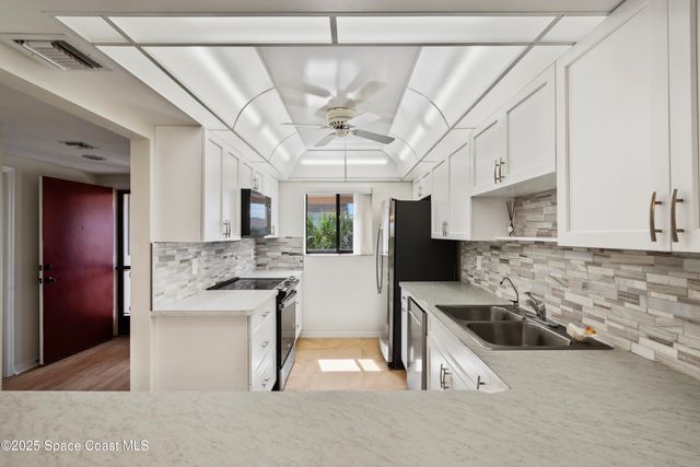 6165 S Mirror Lake Drive, 307, Sebastian, FL 32958