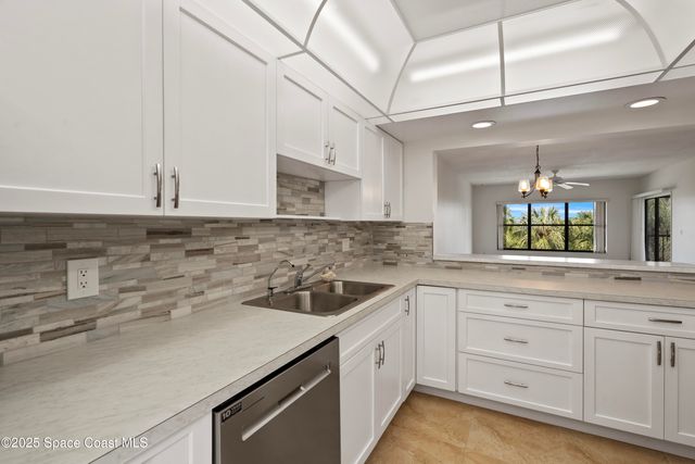 6165 S Mirror Lake Drive, 307, Sebastian, FL 32958