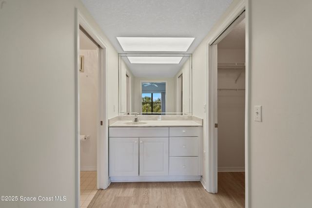 6165 S Mirror Lake Drive, 307, Sebastian, FL 32958