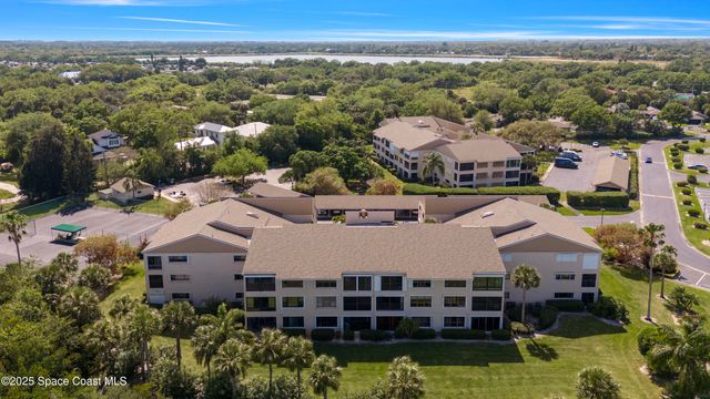 6165 S Mirror Lake Drive, 307, Sebastian, FL 32958