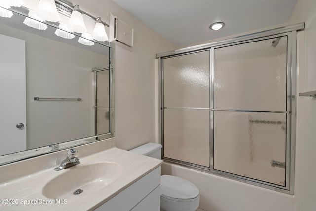 6165 S Mirror Lake Drive, 307, Sebastian, FL 32958