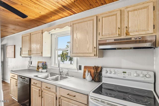 65 Sparrow Circle, Sanford, NC 27332