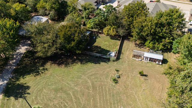 140 Huling Drive, Azle, TX 76020