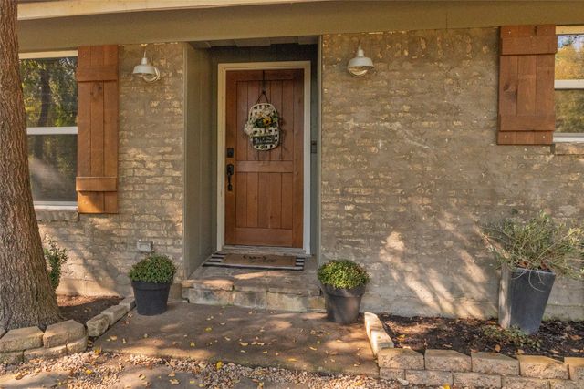 140 Huling Drive, Azle, TX 76020