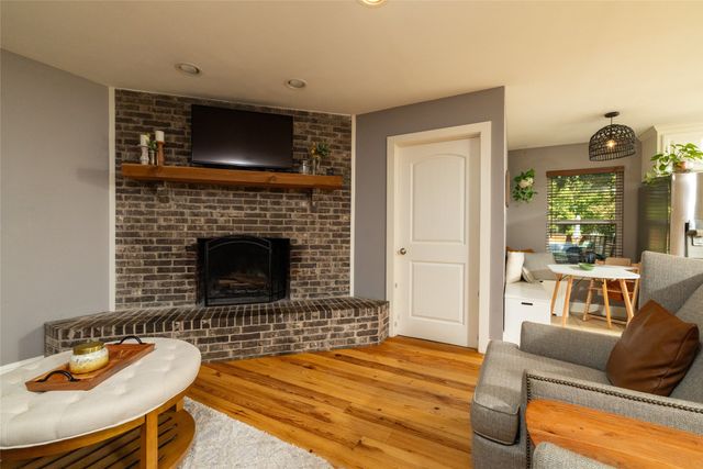 140 Huling Drive, Azle, TX 76020