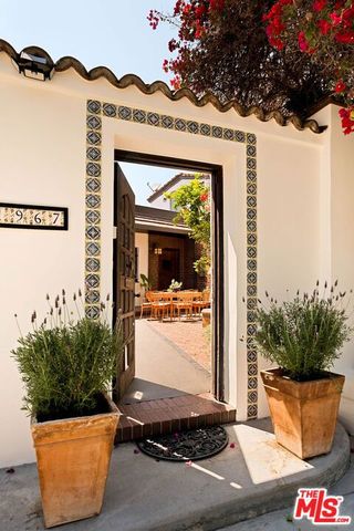 1967 Micheltorena Street, Los Angeles, CA 90039