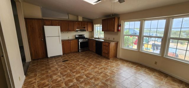 34B Skyline Drive, Edgewood, NM 87015