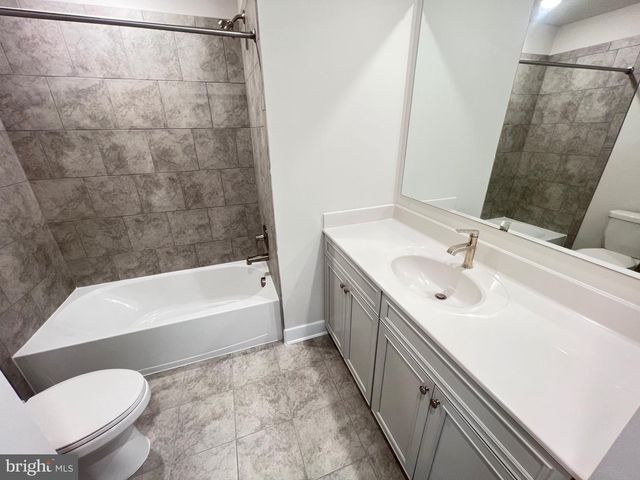 10627 ROUNDSTONE LN, White Plains, MD 20695