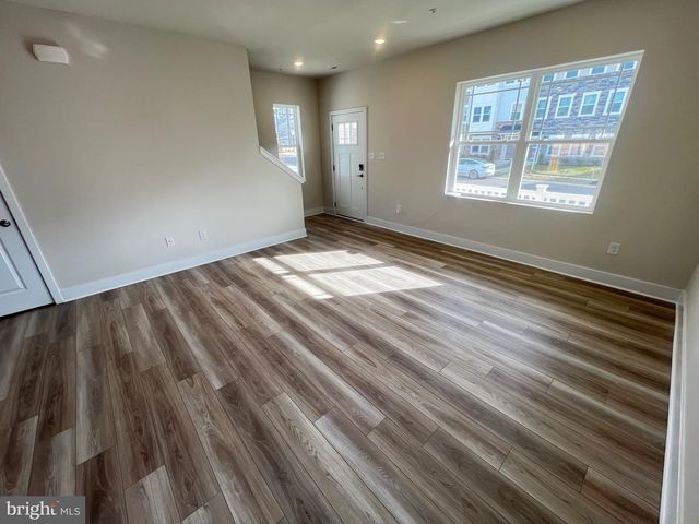 10627 ROUNDSTONE LN, White Plains, MD 20695