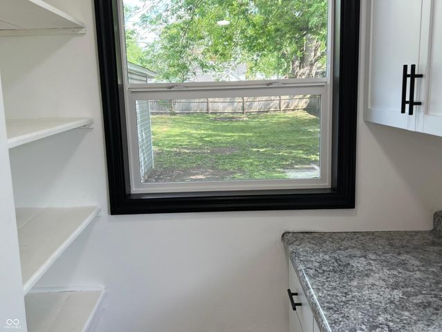 734 S 6th Street, Clinton, IN 47842