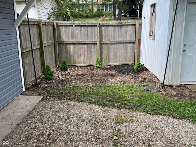 734 S 6th Street, Clinton, IN 47842