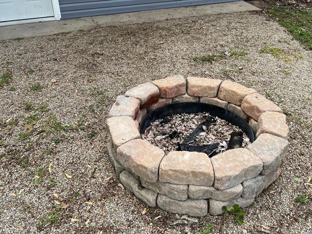 734 S 6th Street, Clinton, IN 47842