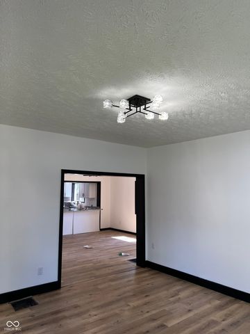 734 S 6th Street, Clinton, IN 47842