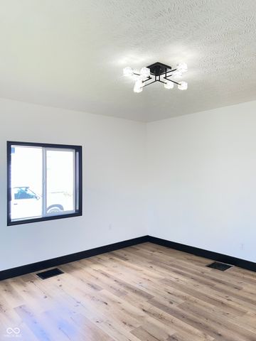 734 S 6th Street, Clinton, IN 47842