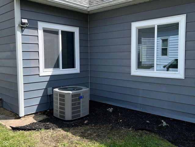 734 S 6th Street, Clinton, IN 47842