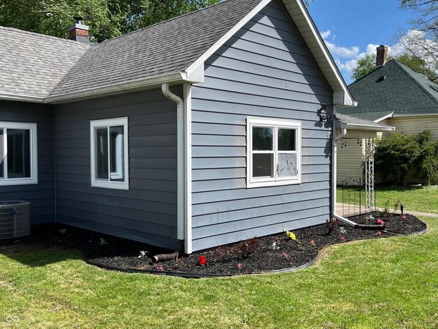 734 S 6th Street, Clinton, IN 47842