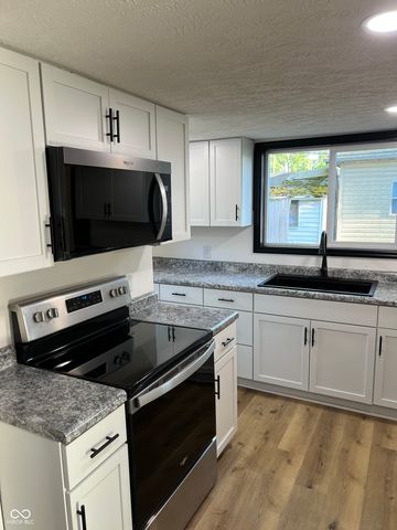 734 S 6th Street, Clinton, IN 47842