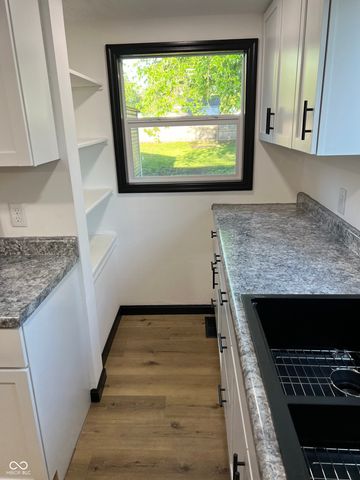 734 S 6th Street, Clinton, IN 47842