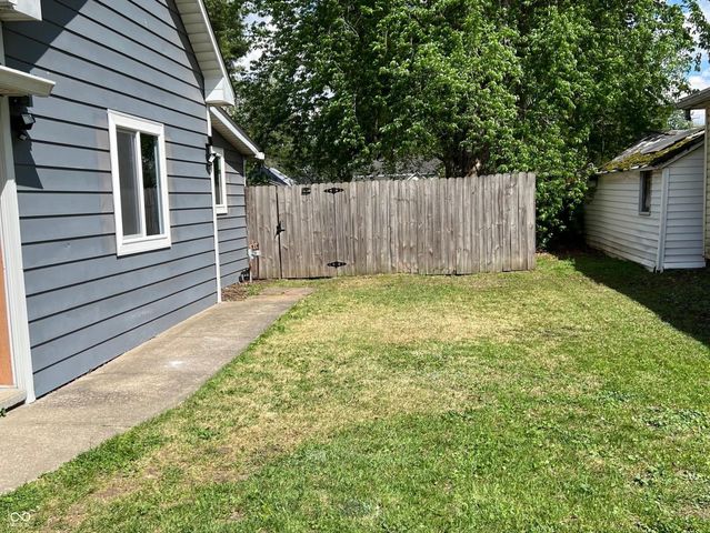734 S 6th Street, Clinton, IN 47842