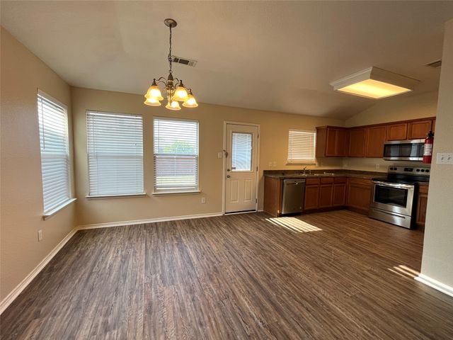306 Quail Run Road, Red Oak, TX 75154