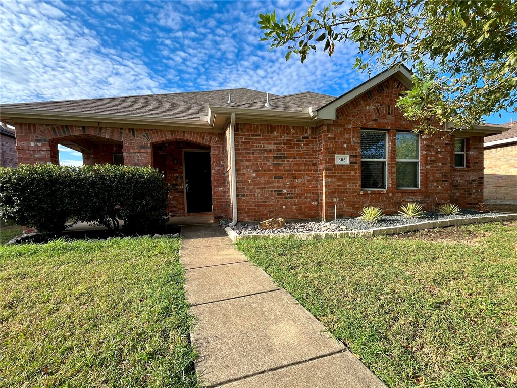 306 Quail Run Road, Red Oak, TX 75154