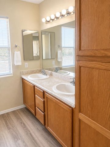 820 Brackett Drive SW, Albuquerque, NM 87121