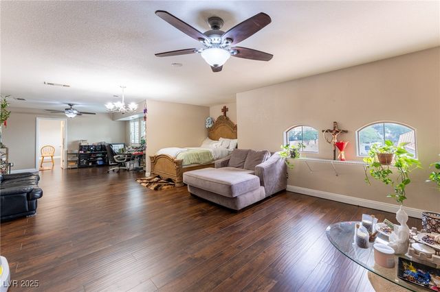 6632 Isolated Avenue, Las Vegas, NV 89110