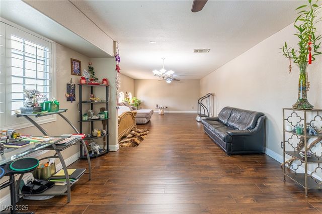 6632 Isolated Avenue, Las Vegas, NV 89110