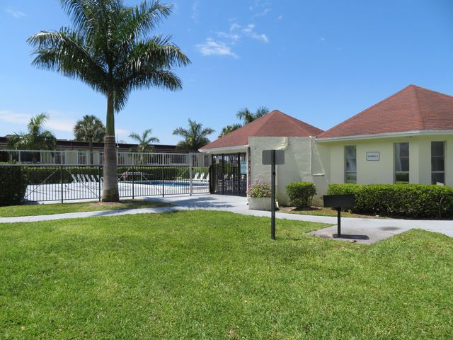 22805 SW 66th Avenue 101, Boca Raton, FL 33428
